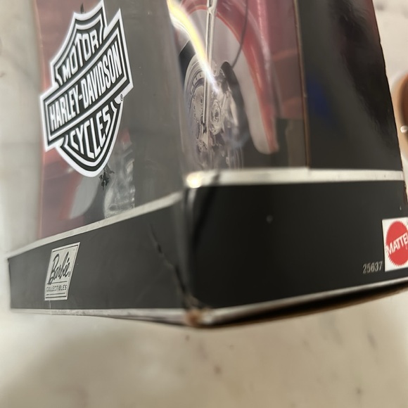 1999 MATTEL HARLEY DAVIDSON MOTORCYCLES COLLECTOR EDITION BARBIE DOLL 25637 - Picture 9 of 12